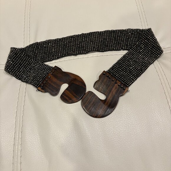 Beaded  stretch  Belt with Wood Closure - Picture 2 of 4